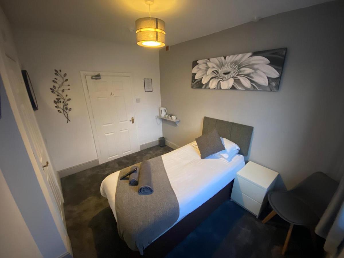 The Swan Hotel Kington  Esterno foto
