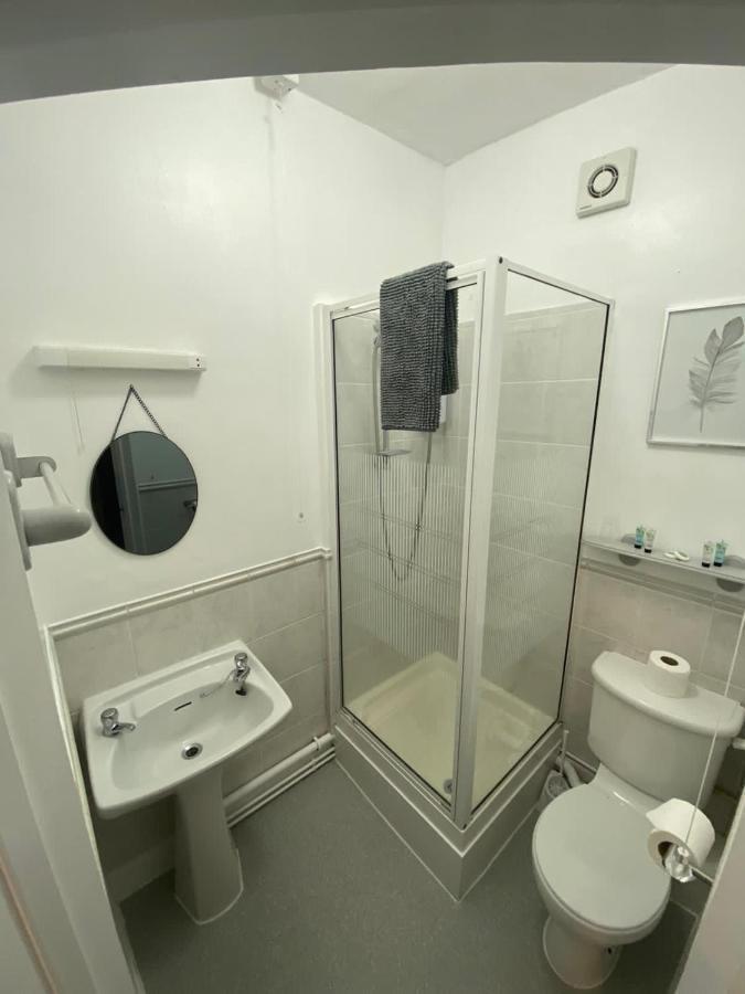 The Swan Hotel Kington  Esterno foto