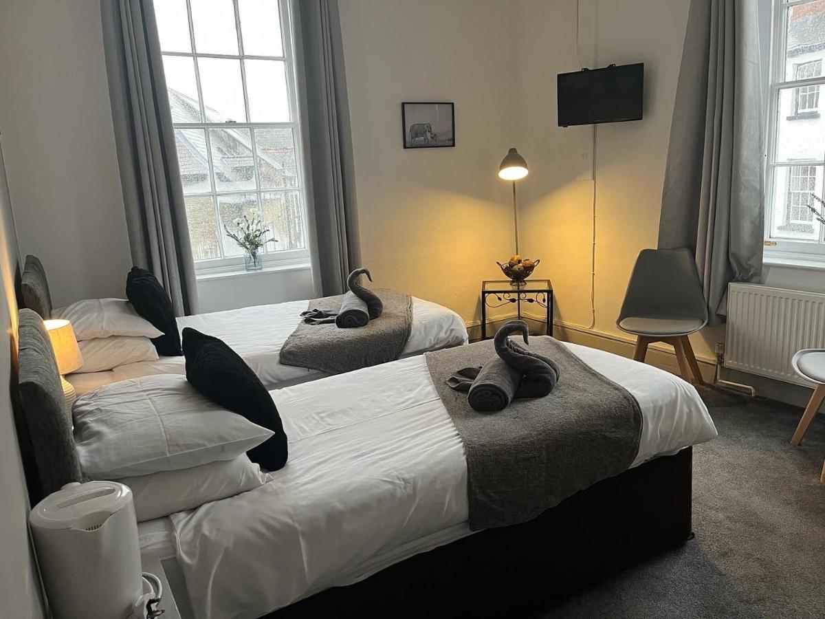 The Swan Hotel Kington  Esterno foto