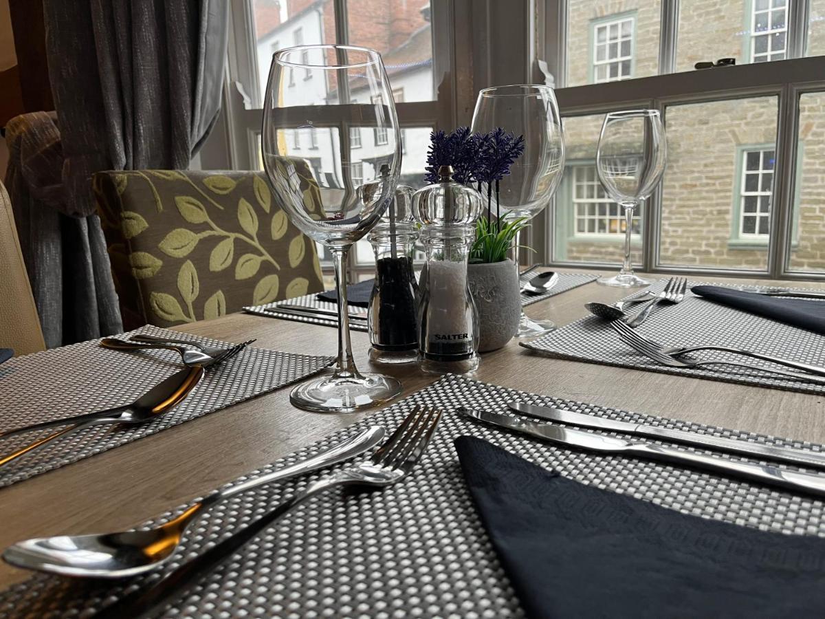 The Swan Hotel Kington  Esterno foto