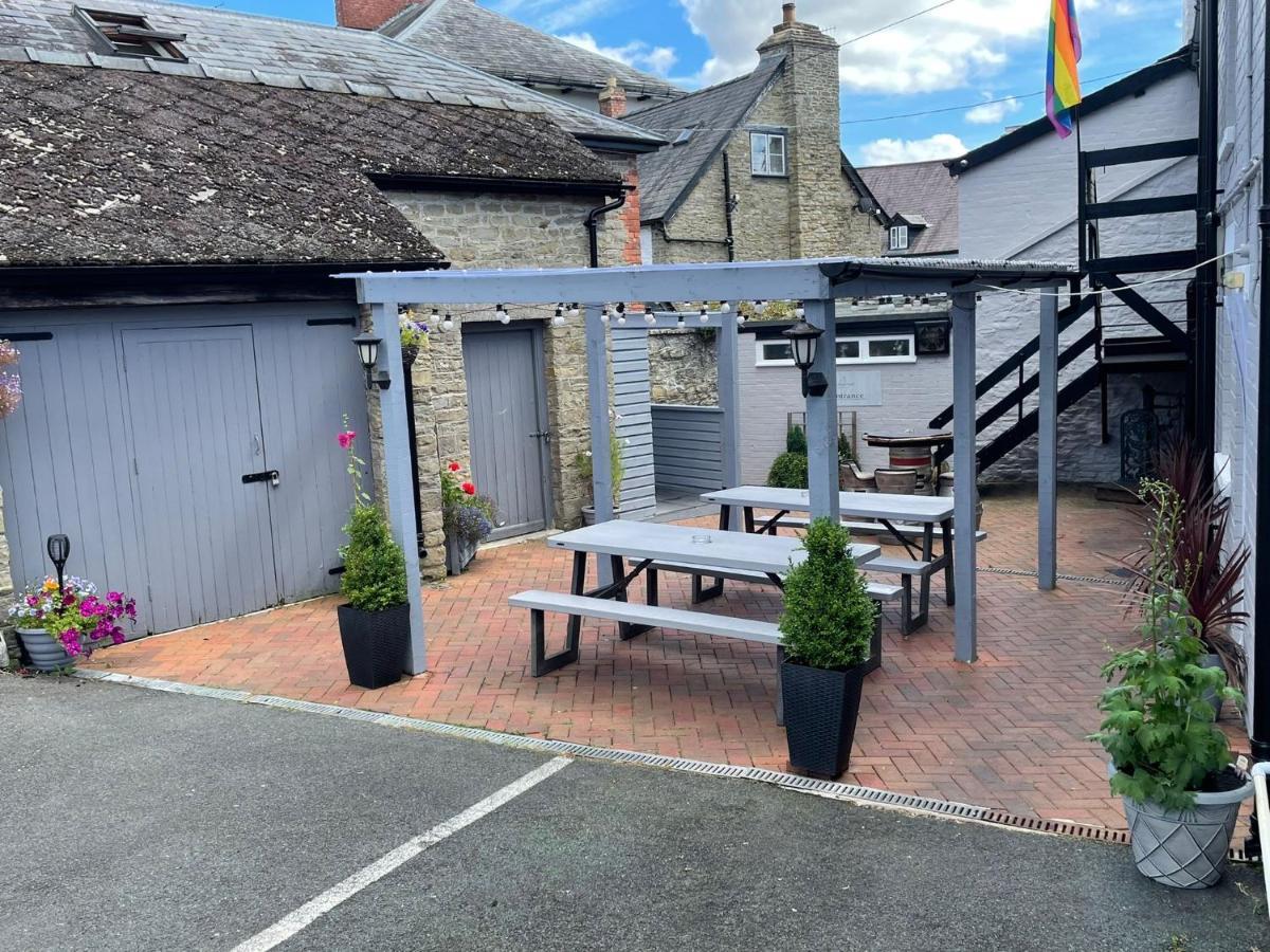 The Swan Hotel Kington  Esterno foto